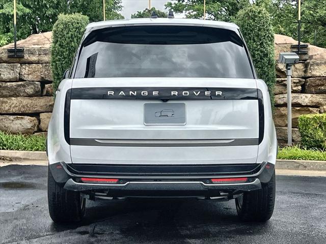2026 Land Rover Range Rover P550e SE