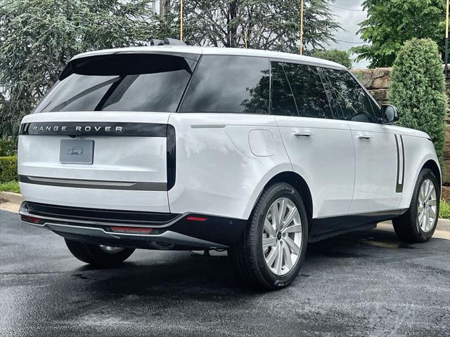 2026 Land Rover Range Rover P550e SE