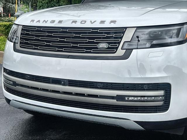 2026 Land Rover Range Rover P550e SE