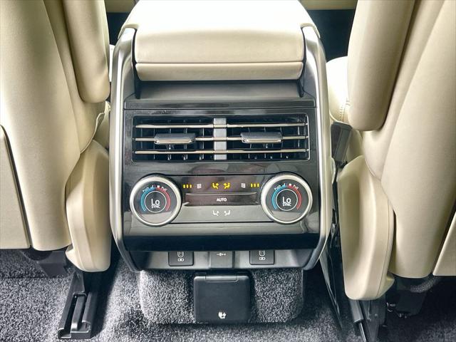 2026 Land Rover Range Rover P550e SE