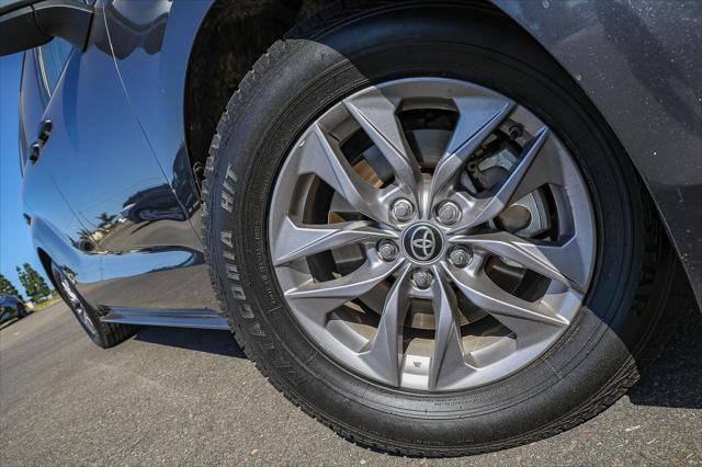 2025 Toyota Sienna LE