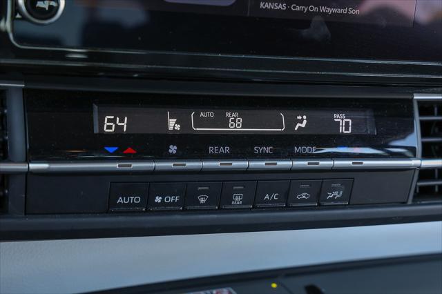 2025 Toyota Sienna LE