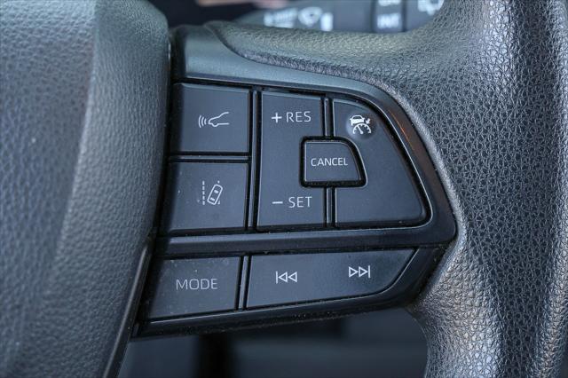 2025 Toyota Sienna LE