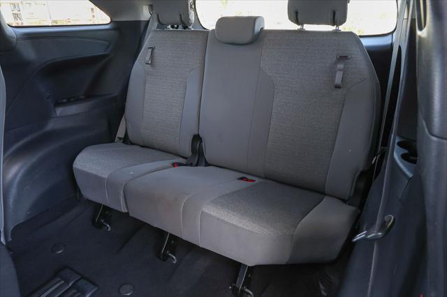 2025 Toyota Sienna LE