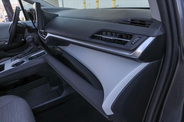 2025 Toyota Sienna LE