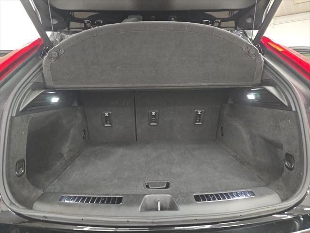 2025 Cadillac XT4 FWD Premium Luxury