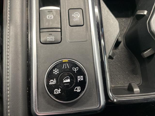 2023 Nissan Pathfinder SL 4WD