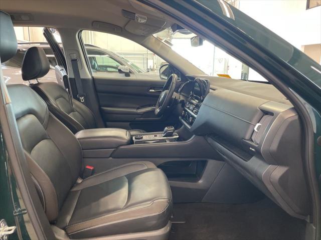 2023 Nissan Pathfinder SL 4WD