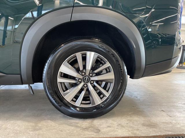 2023 Nissan Pathfinder SL 4WD