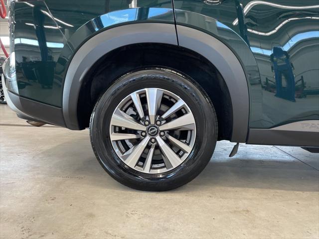 2023 Nissan Pathfinder SL 4WD