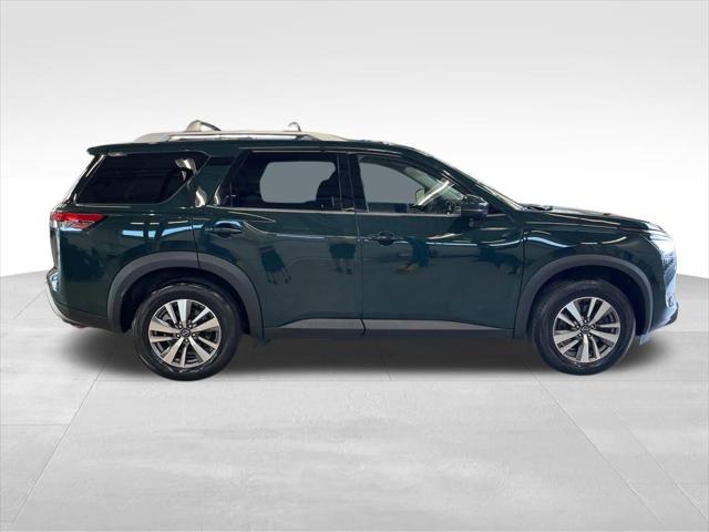 2023 Nissan Pathfinder SL 4WD