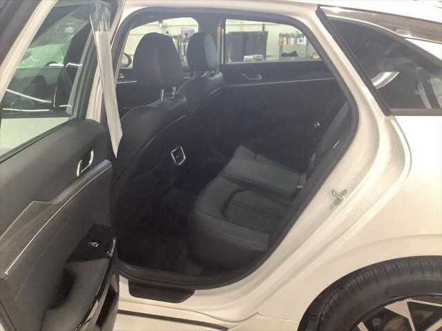 2025 Kia K5 EX