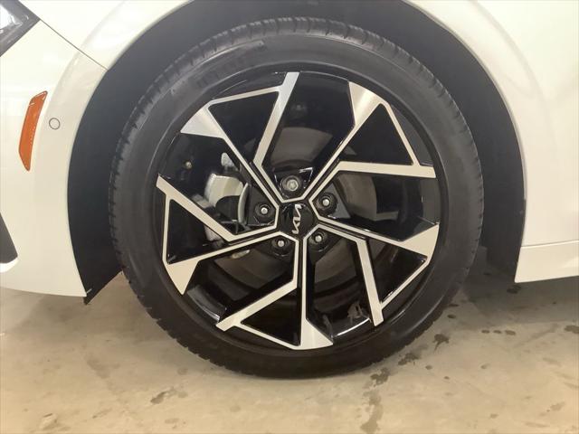 2025 Kia K5 EX