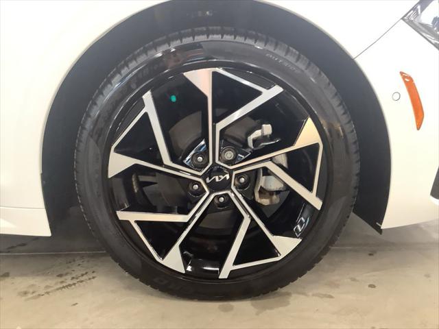 2025 Kia K5 EX