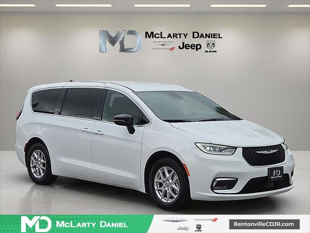 2025 Chrysler Pacifica Select for sale in Bentonville, AR