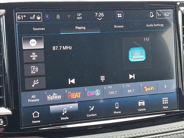 2027 Chrysler Pacifica Select