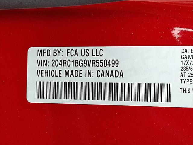 2027 Chrysler Pacifica Select