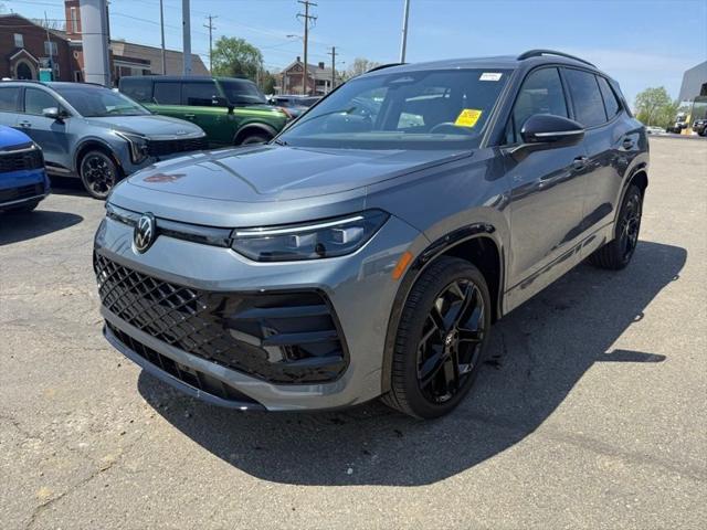 2025 Volkswagen Tiguan 2.0T SE R-Line Black