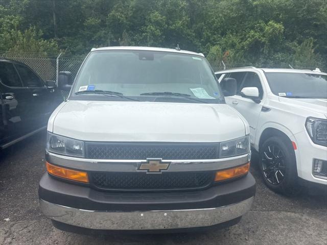 2025 Chevrolet Express Passenger RWD 3500 Extended Wheelbase LT
