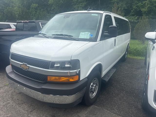 2025 Chevrolet Express Passenger RWD 3500 Extended Wheelbase LT