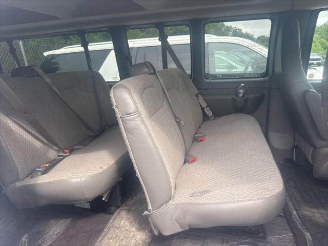 2025 Chevrolet Express Passenger RWD 3500 Extended Wheelbase LT