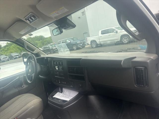 2025 Chevrolet Express Passenger RWD 3500 Extended Wheelbase LT