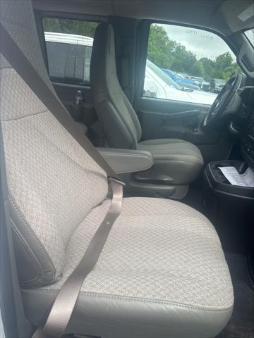 2025 Chevrolet Express Passenger RWD 3500 Extended Wheelbase LT
