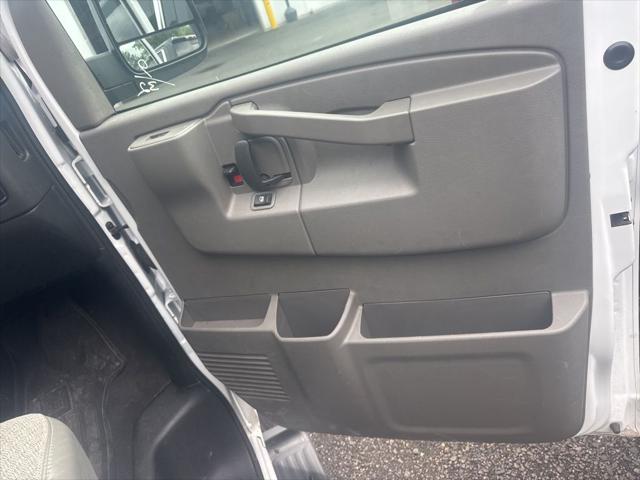 2025 Chevrolet Express Passenger RWD 3500 Extended Wheelbase LT