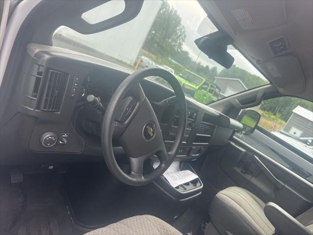 2025 Chevrolet Express Passenger RWD 3500 Extended Wheelbase LT