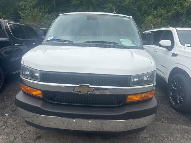 2025 Chevrolet Express Passenger RWD 3500 Extended Wheelbase LT