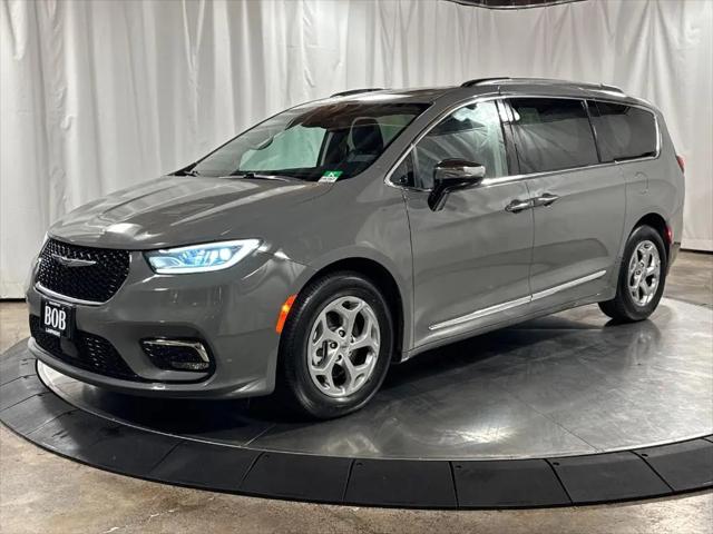2023 Chrysler Pacifica Limited for sale in Portland, OR