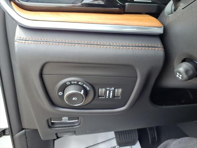 2026 Jeep Grand Cherokee Summit 4x4