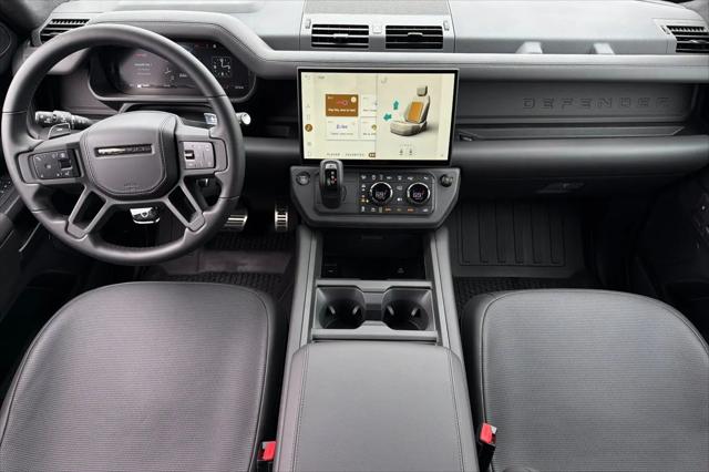 2026 Land Rover Defender P635 OCTA Black
