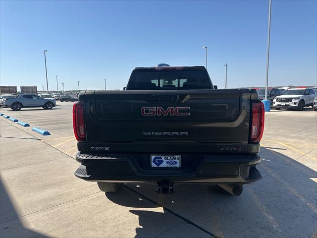 2023 GMC Sierra 2500HD 4WD Crew Cab Standard Bed AT4