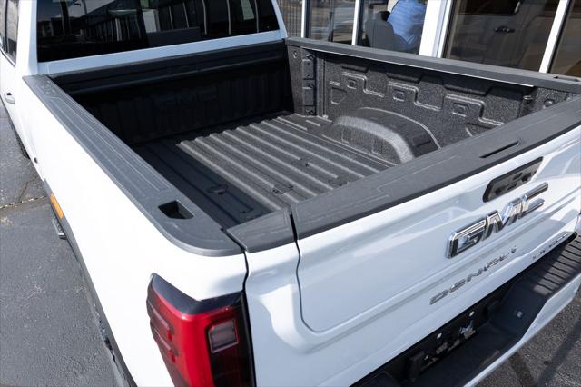 2026 GMC Sierra 2500HD Crew Cab, Standard Bed, Denali Ultimate, 4WD