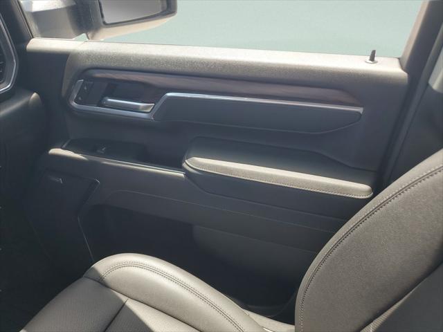 2025 GMC Sierra 3500HD 4WD Crew Cab Standard Bed SLT
