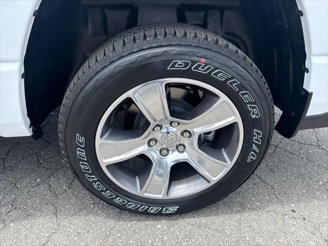 2026 RAM 1500 RAM 1500 EXPRESS CREW CAB 4X4 57 BOX