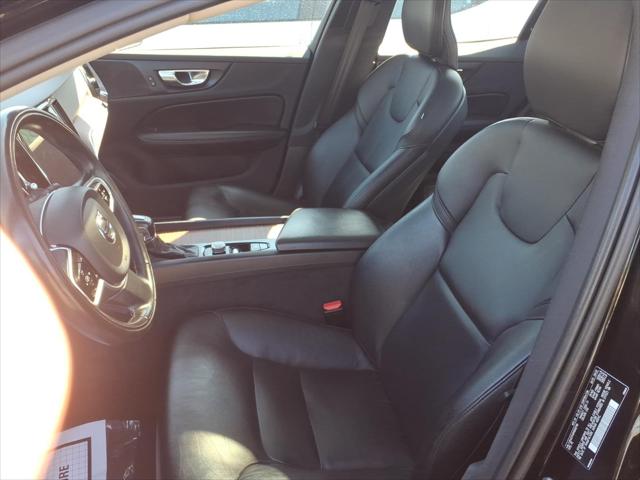 2021 Volvo S60 T6 Momentum