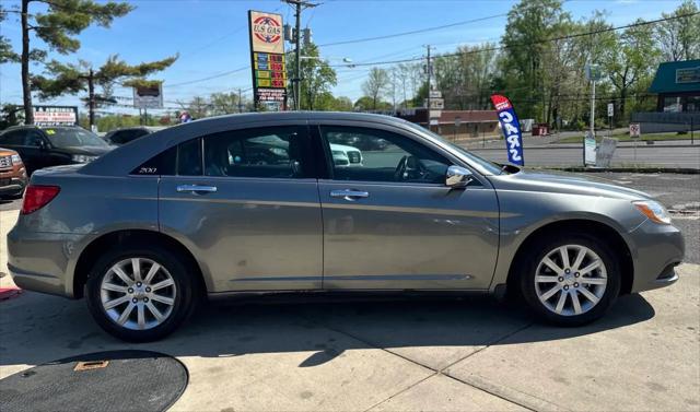 2013 Chrysler 200 Limited