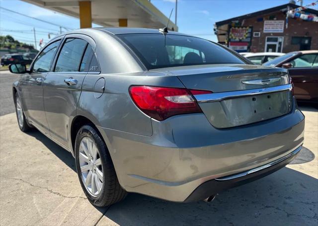 2013 Chrysler 200 Limited