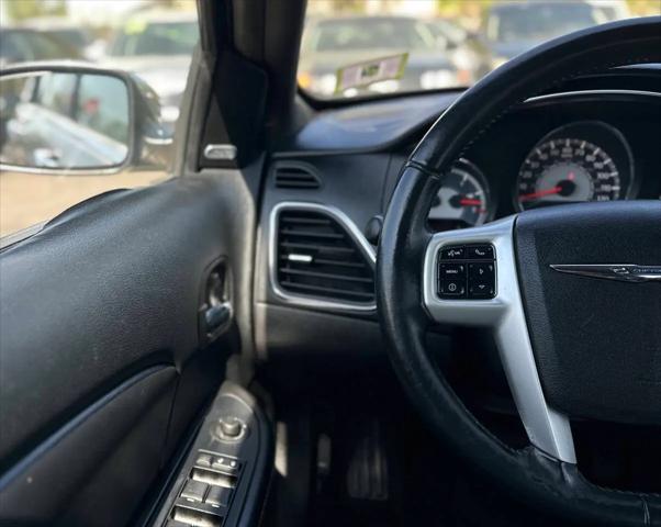 2013 Chrysler 200 Limited