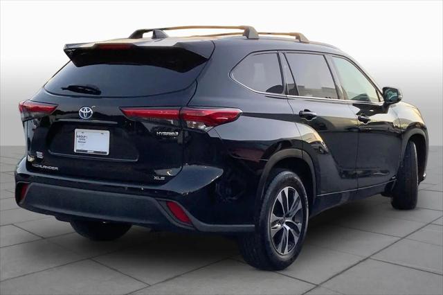 2022 Toyota Highlander Hybrid XLE