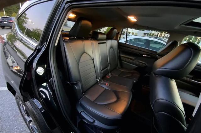 2022 Toyota Highlander Hybrid XLE