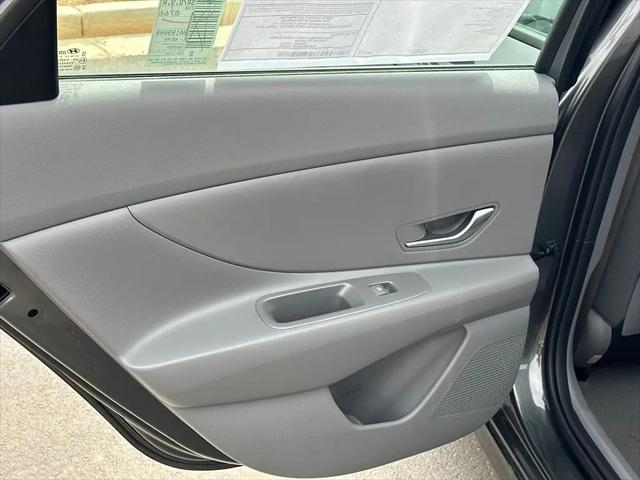 2026 Hyundai Elantra SE