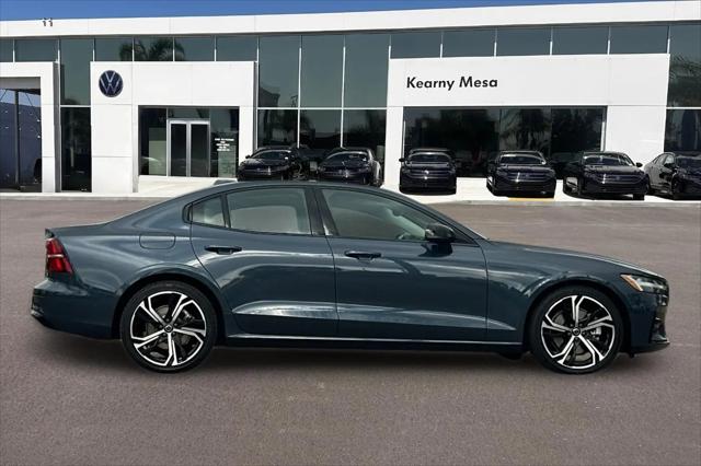 2024 Volvo S60 B5 Plus Dark Theme