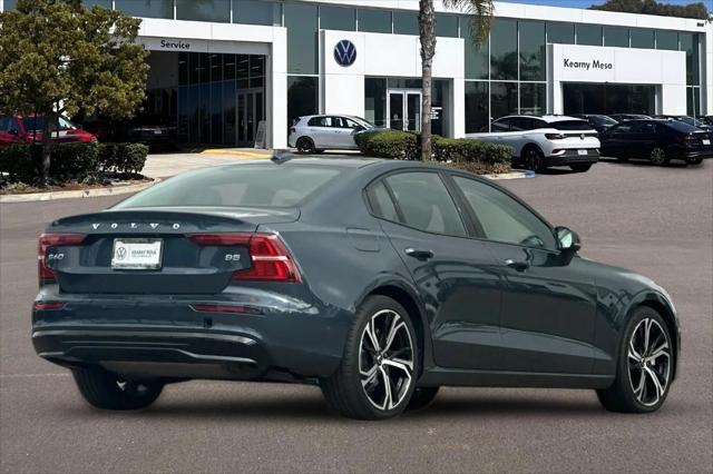2024 Volvo S60 B5 Plus Dark Theme