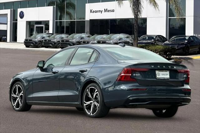 2024 Volvo S60 B5 Plus Dark Theme