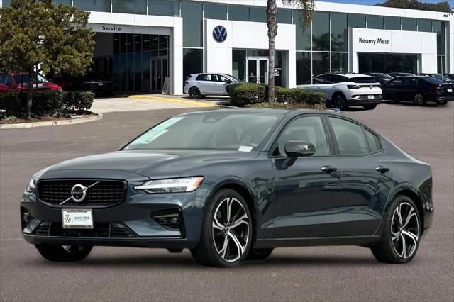 2024 Volvo S60 B5 Plus Dark Theme