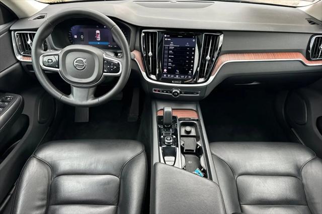 2024 Volvo S60 B5 Plus Dark Theme