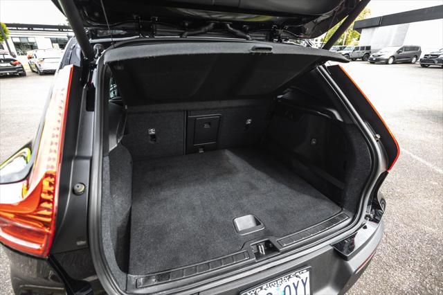 2019 Volvo XC40 T5 Momentum